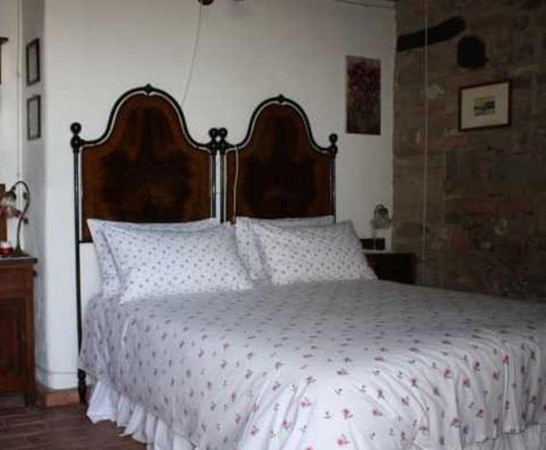 Cascina La Buca Guest House Castello di Serravalle Exterior photo