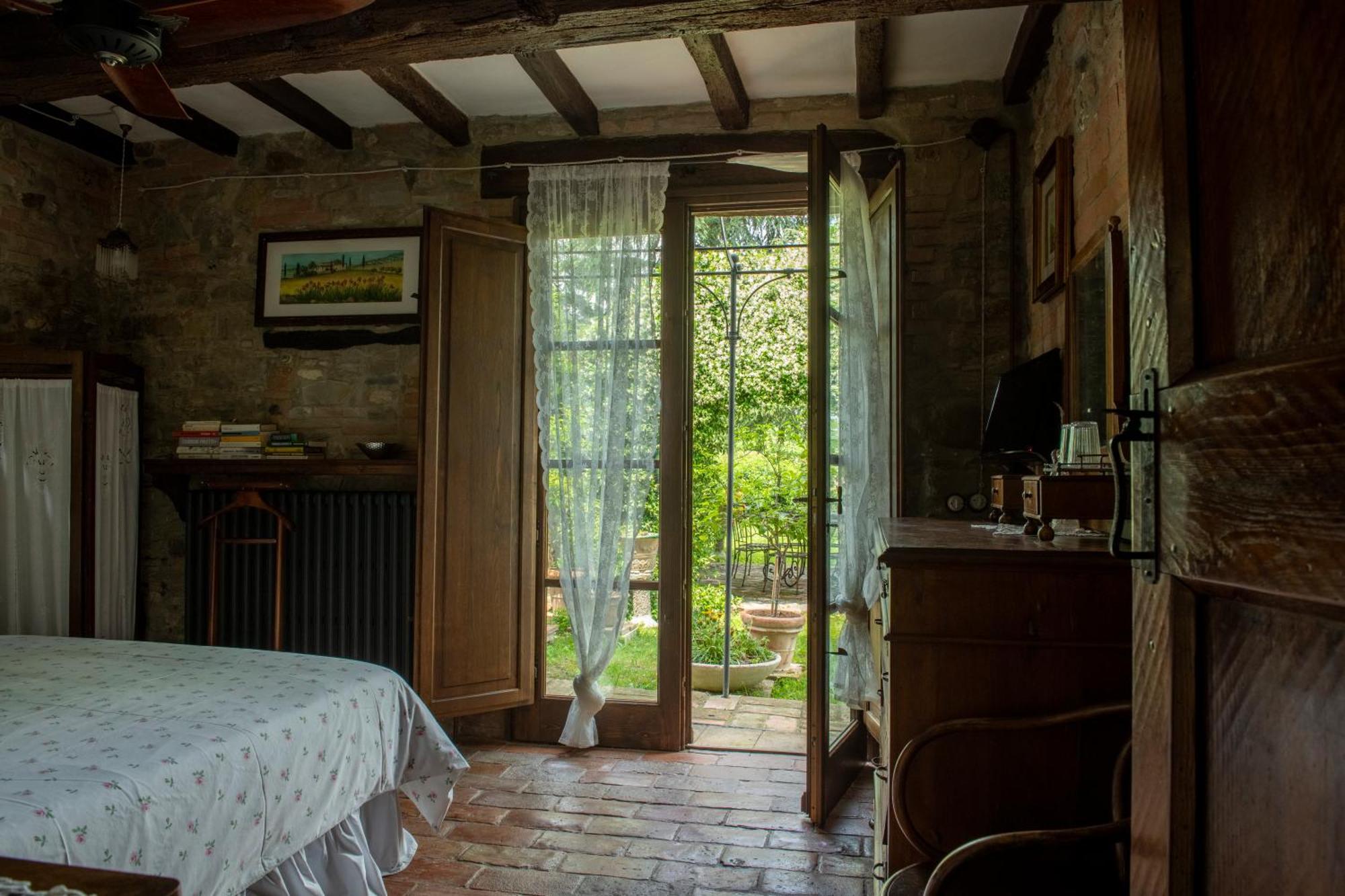 Cascina La Buca Guest House Castello di Serravalle Exterior photo